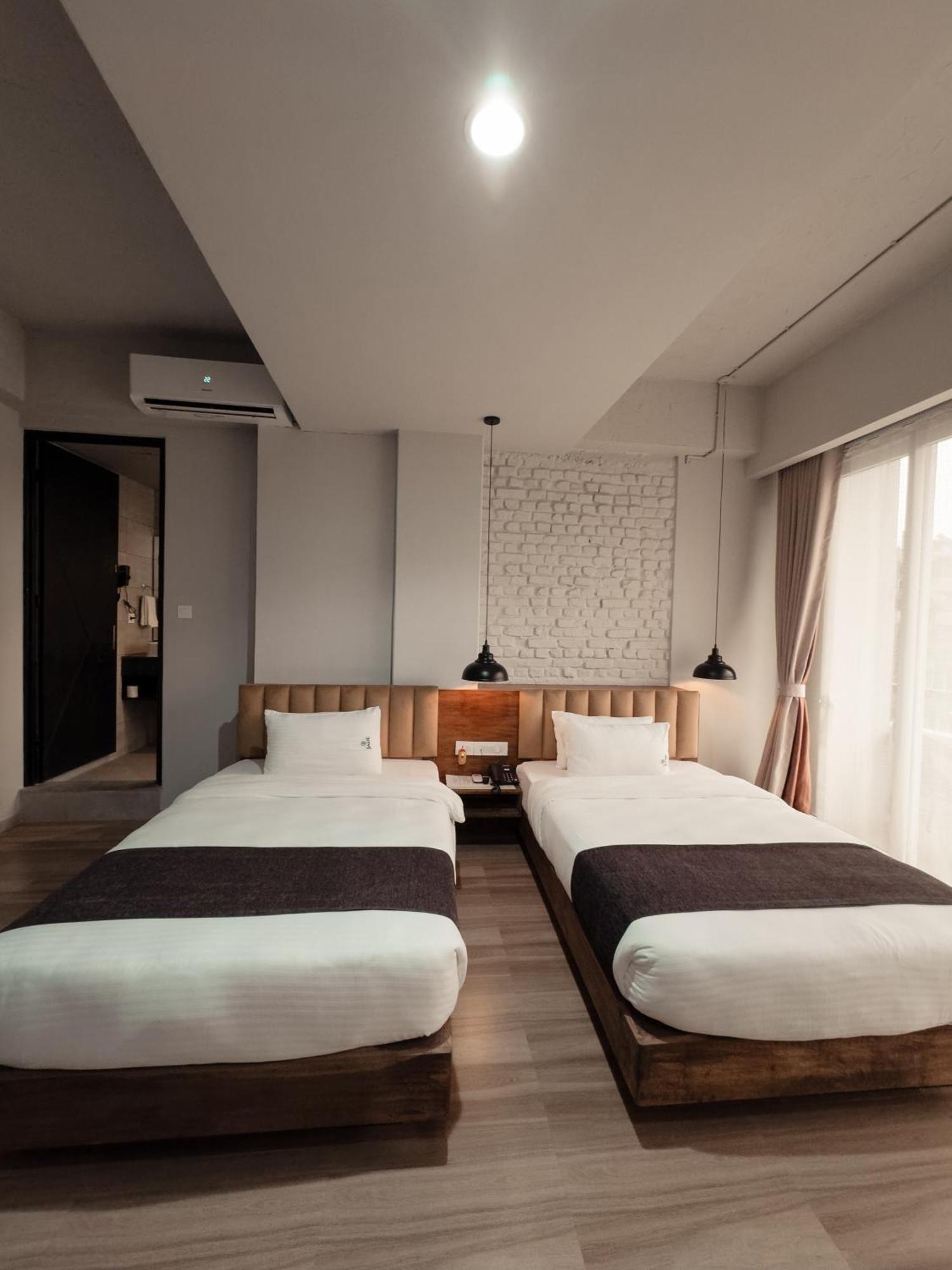 פוקהרה Jade City Hotel מראה חיצוני תמונה